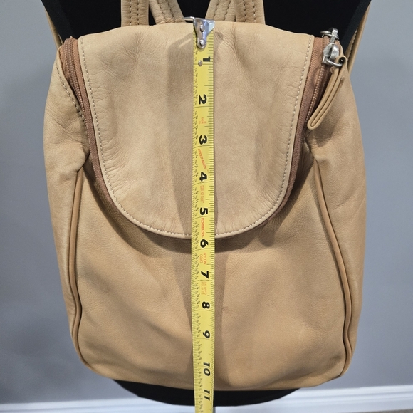 🐢 Vintage Tignanello Soft Leather Small Backpack Great Condition. - Picture 10 of 10